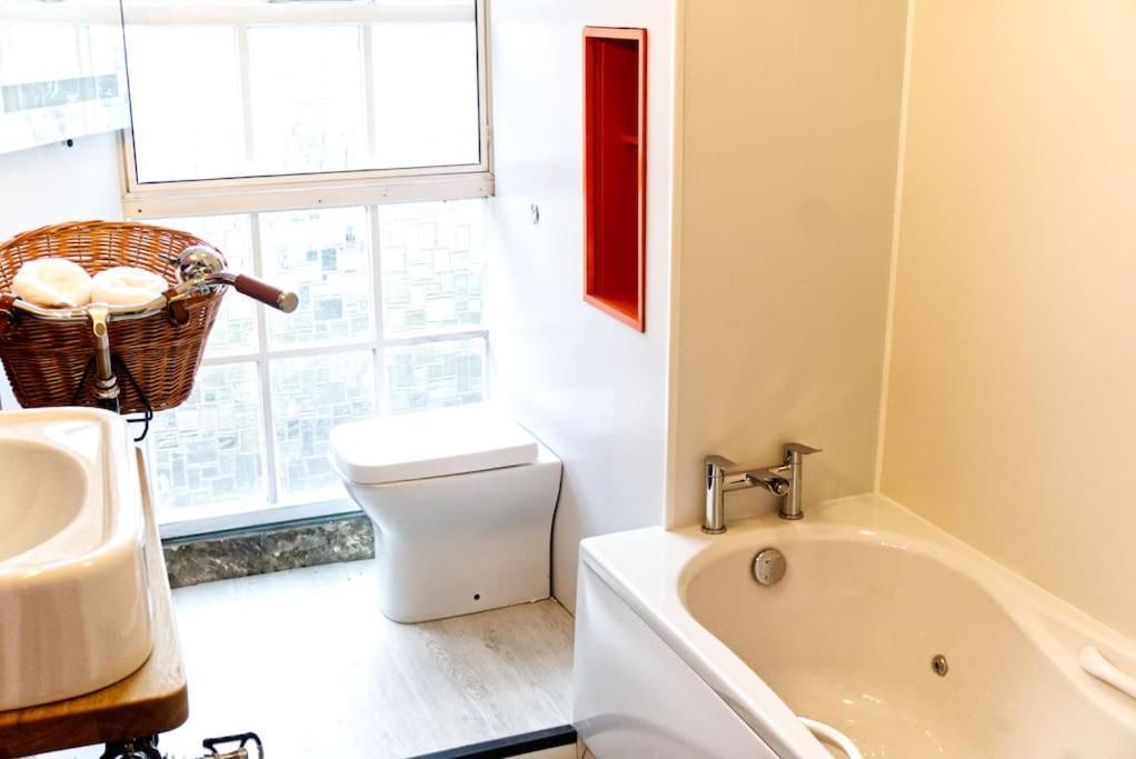 Stunning & Unique Apt In Culross Bagian luar foto